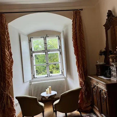 Schloss בית אירוח Schrattenthal