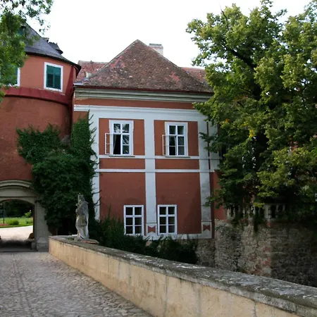 Δωμάτια σε οικογενειακή κατοικία Schloss Schrattenthal